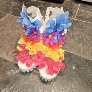 Steve Madden White Platform Shoes with Multicolor Floral Accents